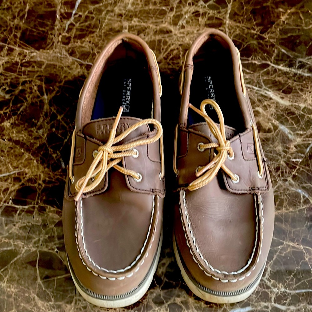 Boys brown topsiders